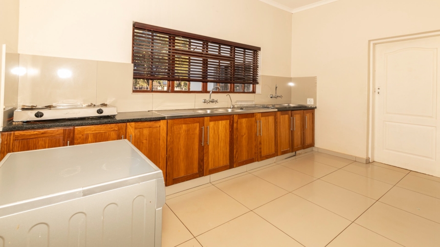 6 Bedroom Property for Sale in Wilkoppies North West